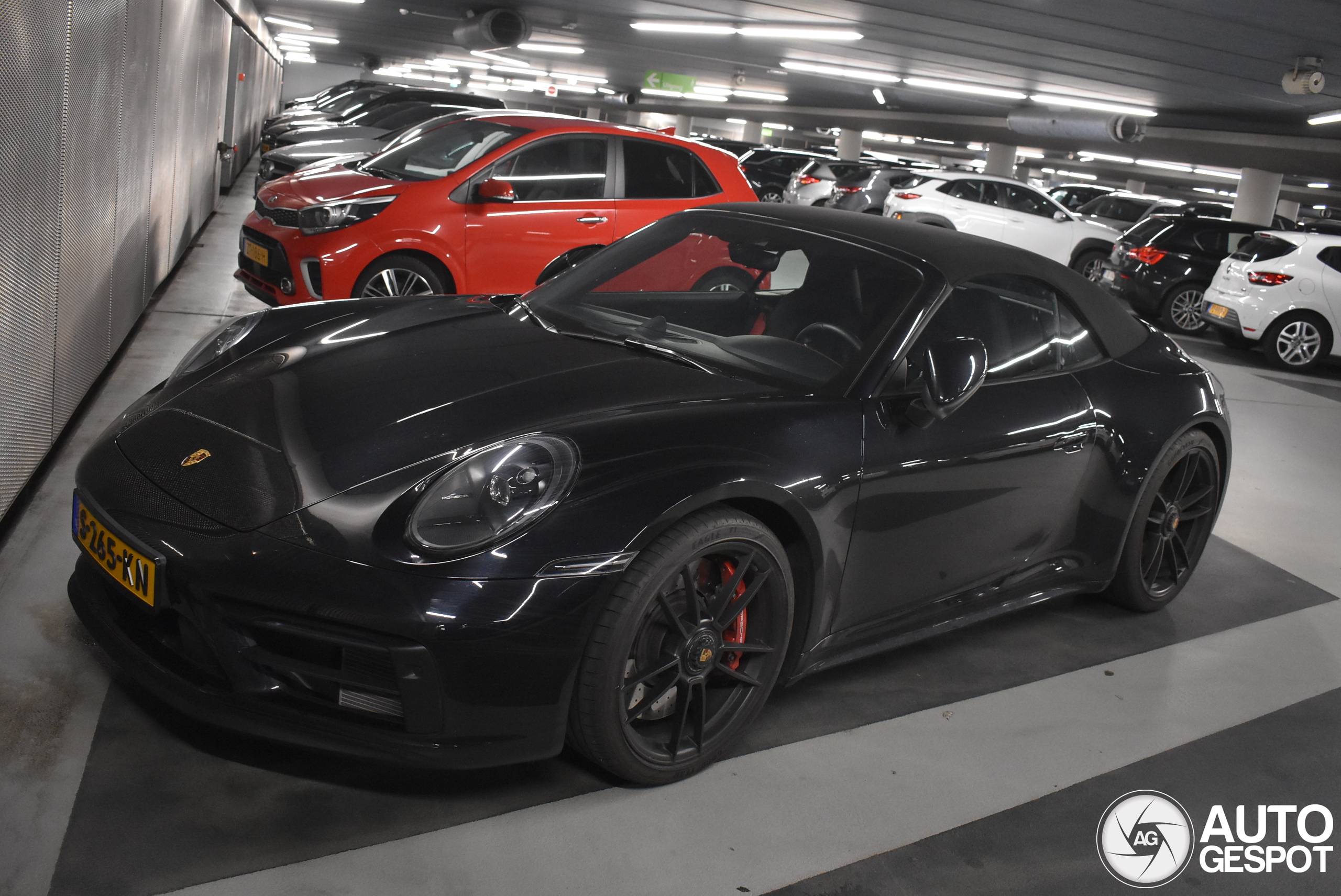 Porsche 992 Carrera 4 GTS Cabriolet