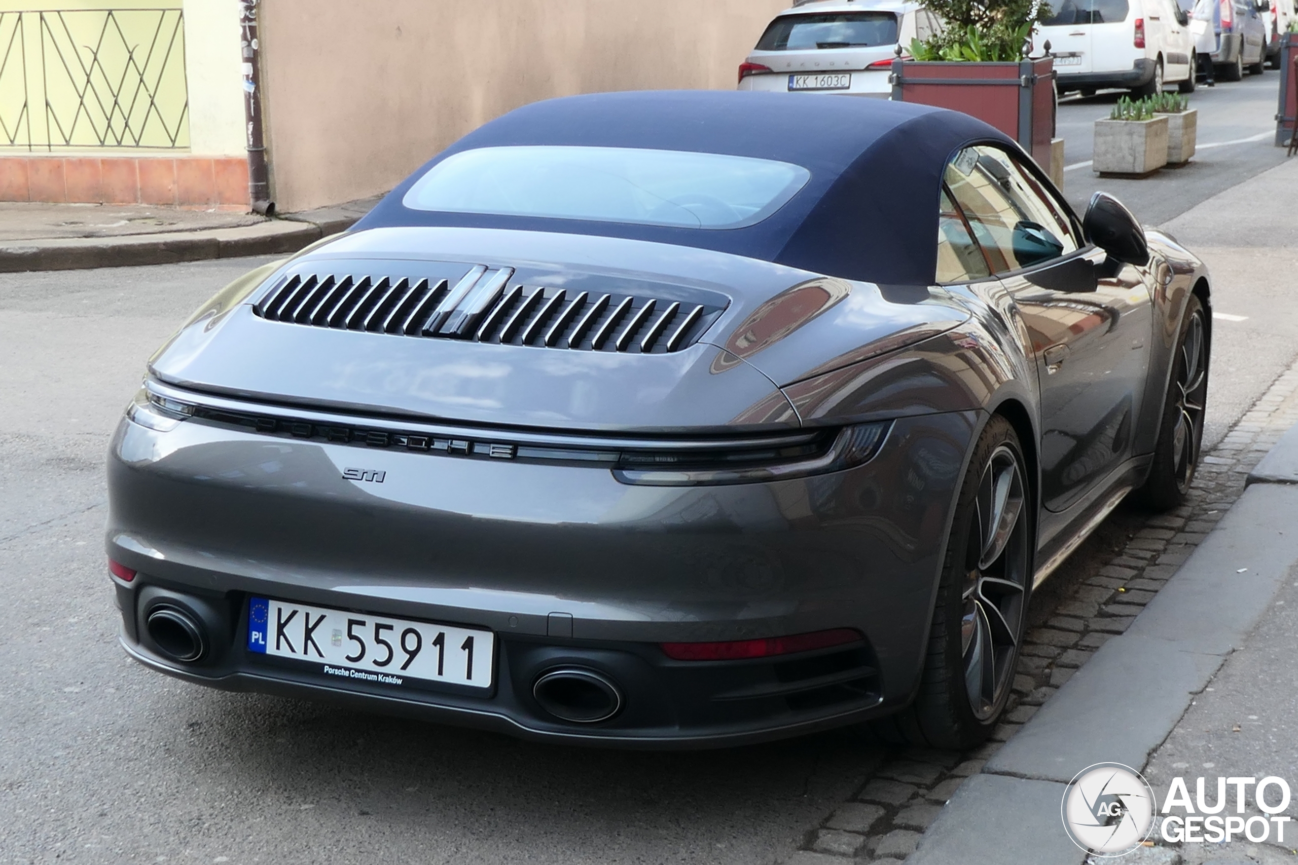 Porsche 992 Carrera 4S Cabriolet