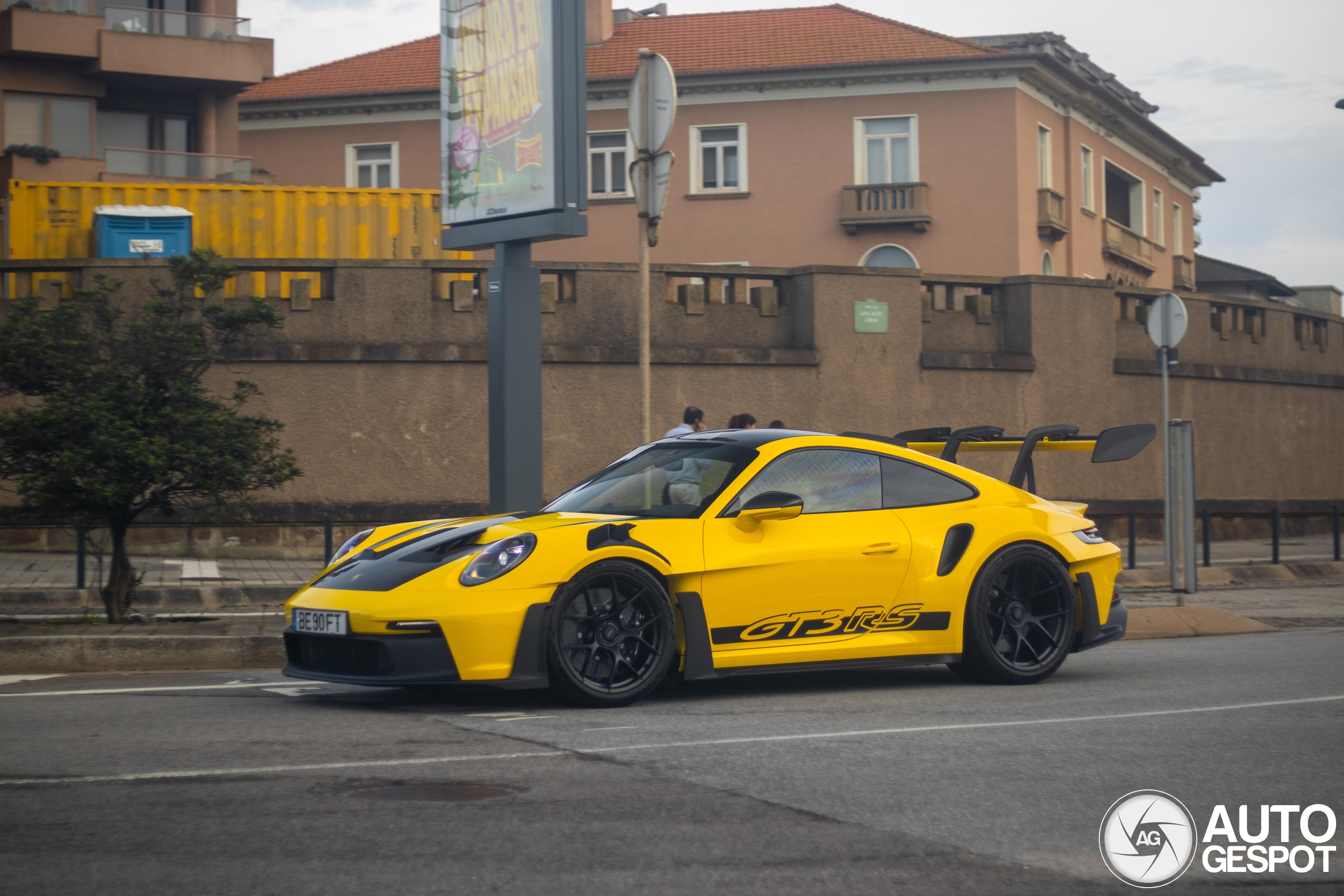 Porsche 992 GT3 RS Weissach Package