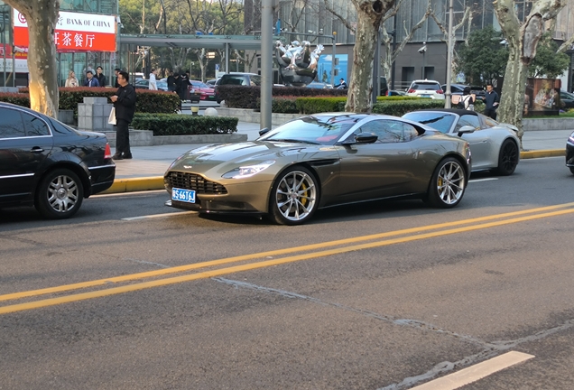 Aston Martin DB11