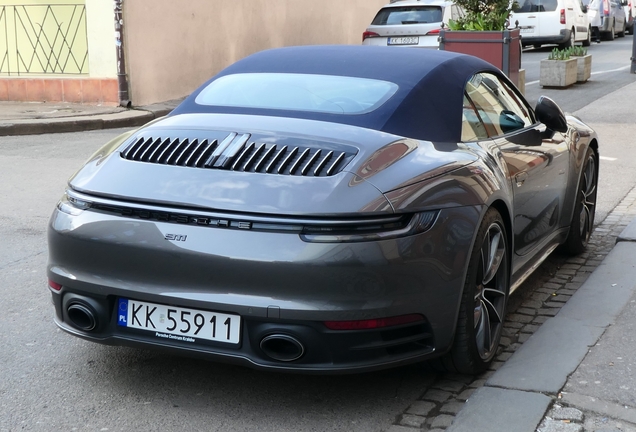 Porsche 992 Carrera 4S Cabriolet