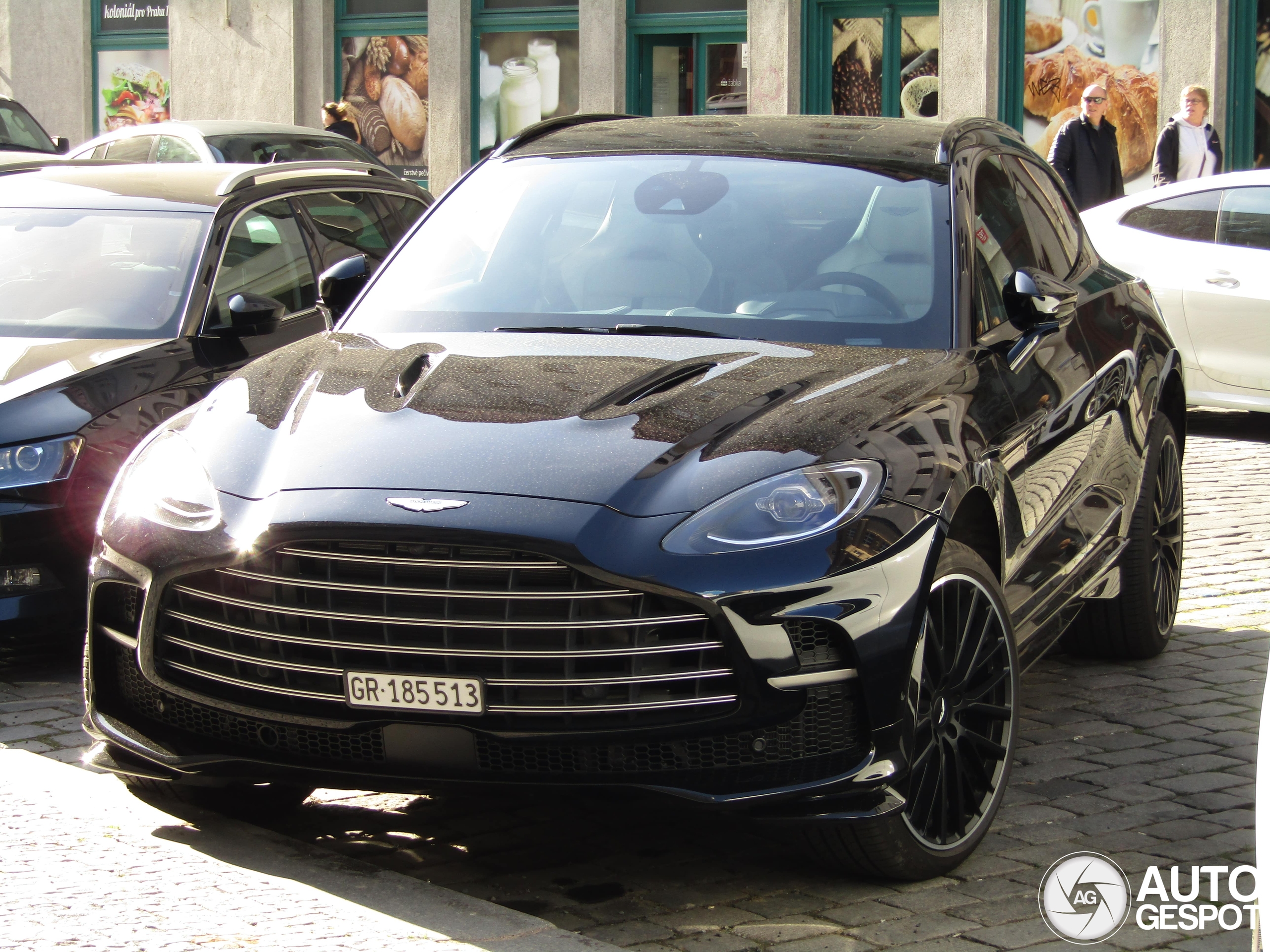 Aston Martin DBX707