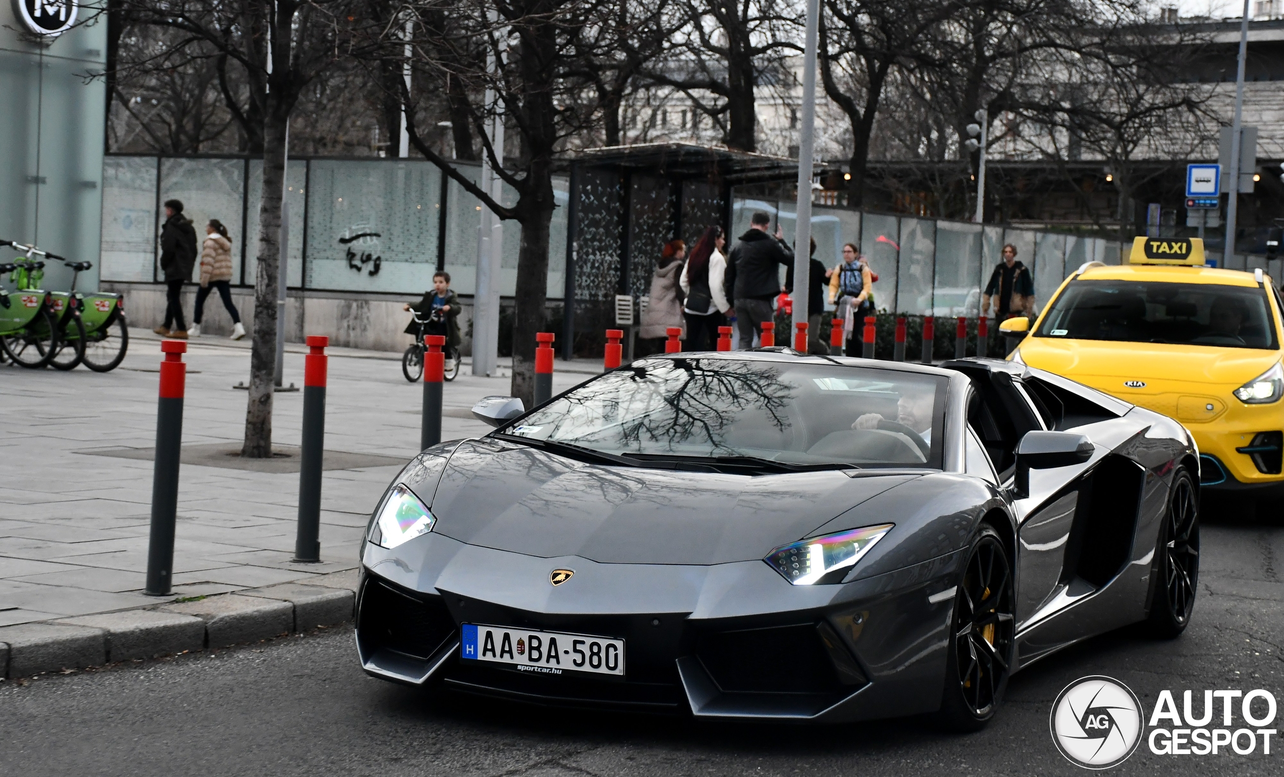 Lamborghini Aventador LP700-4 Roadster