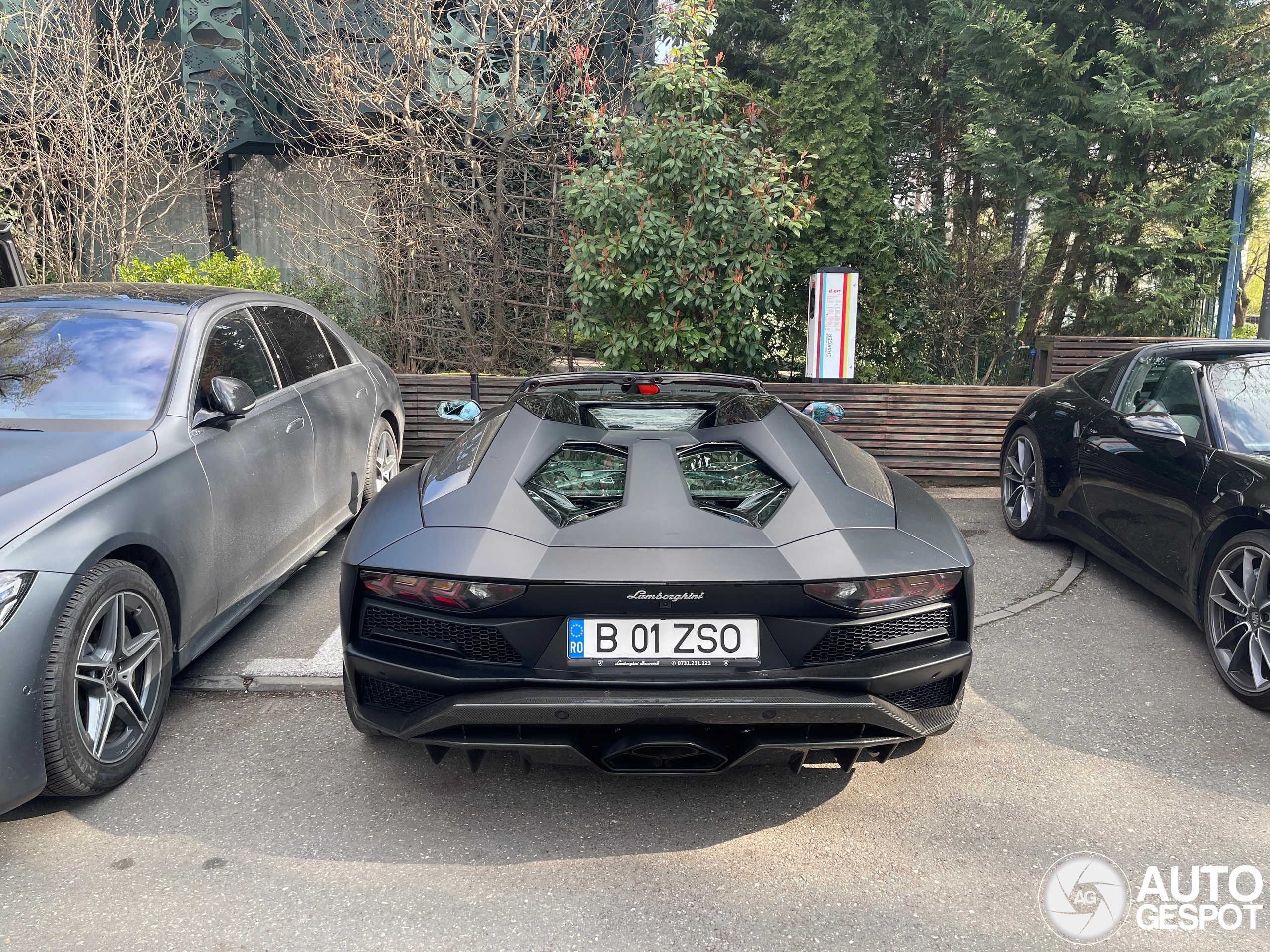 Lamborghini Aventador S LP740-4 Roadster