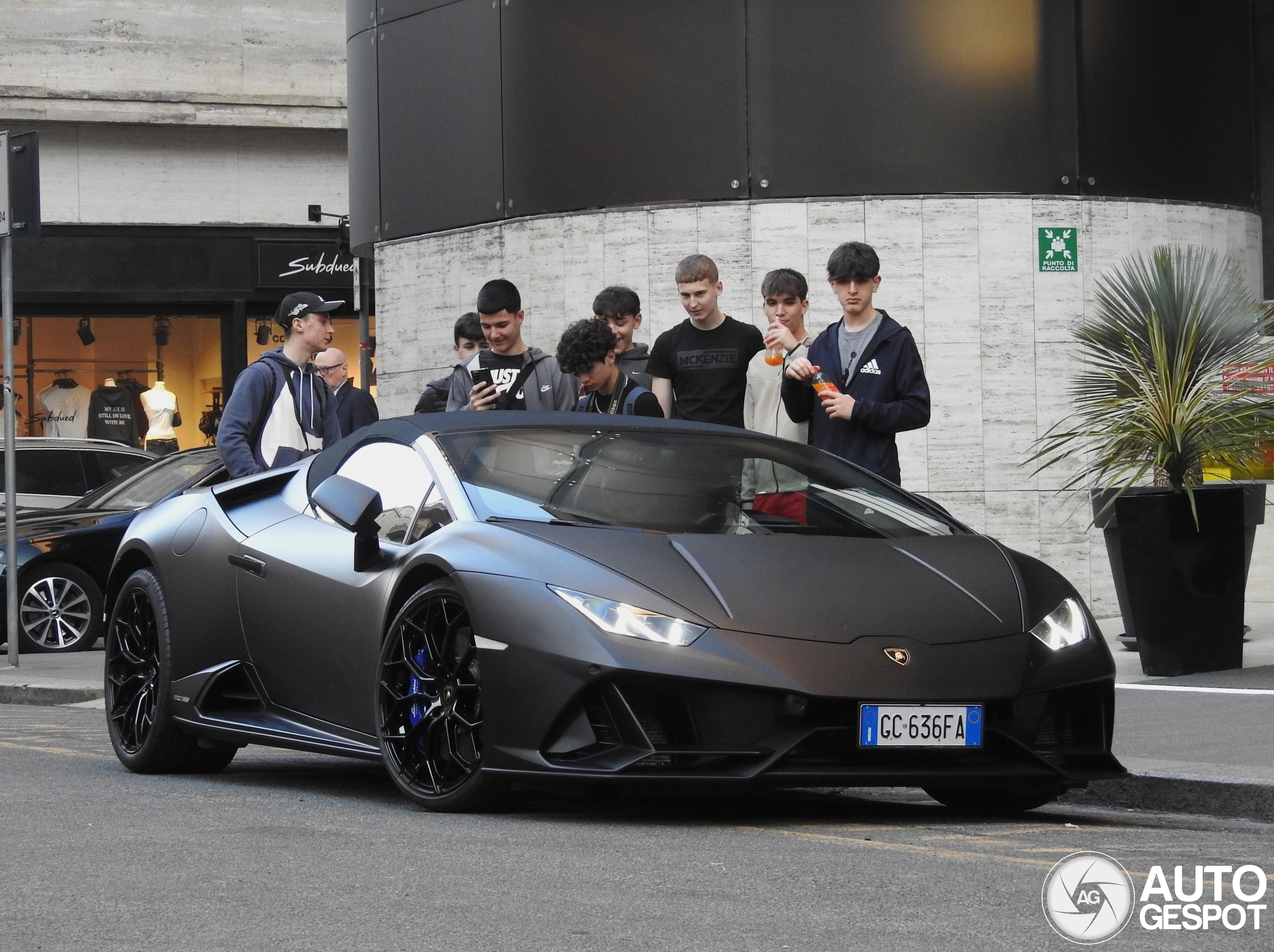 Lamborghini Huracán LP640-4 EVO Spyder