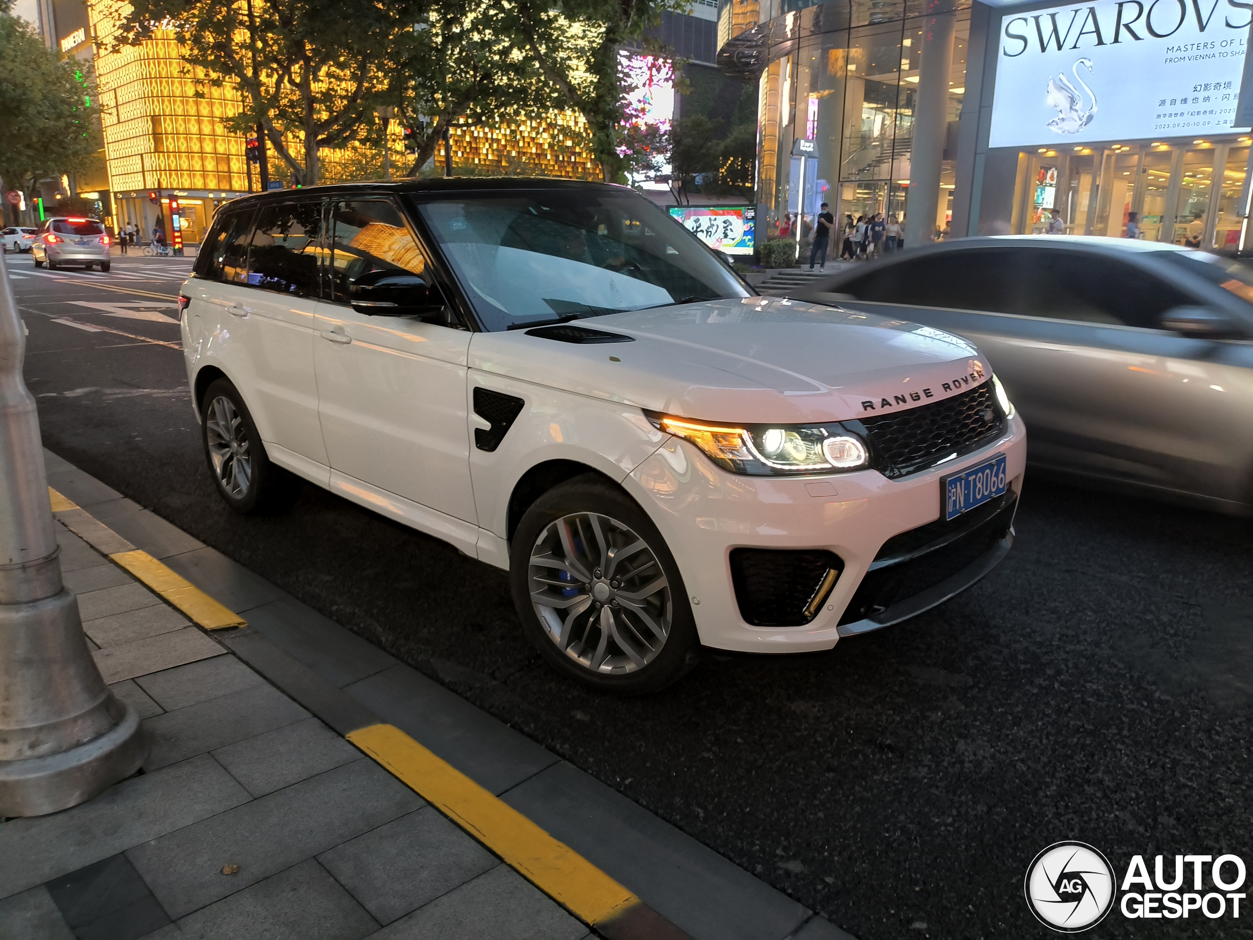 Land Rover Range Rover Sport SVR