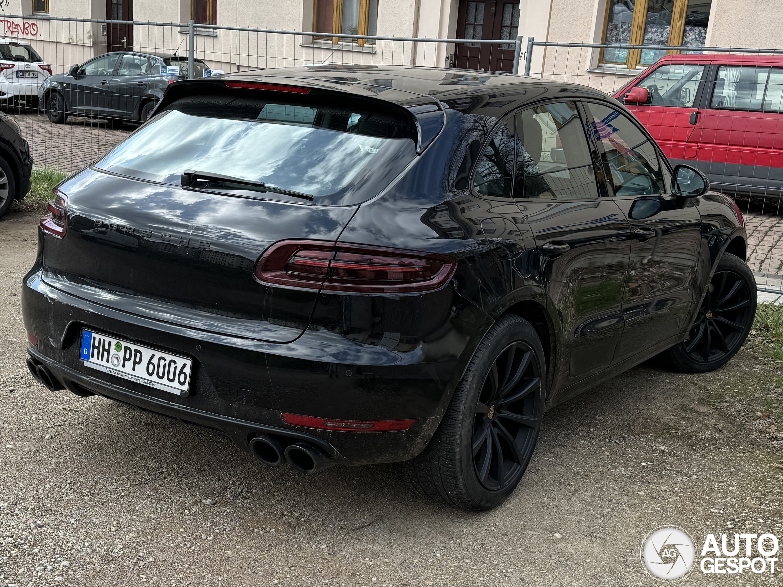 Porsche 95B Macan GTS