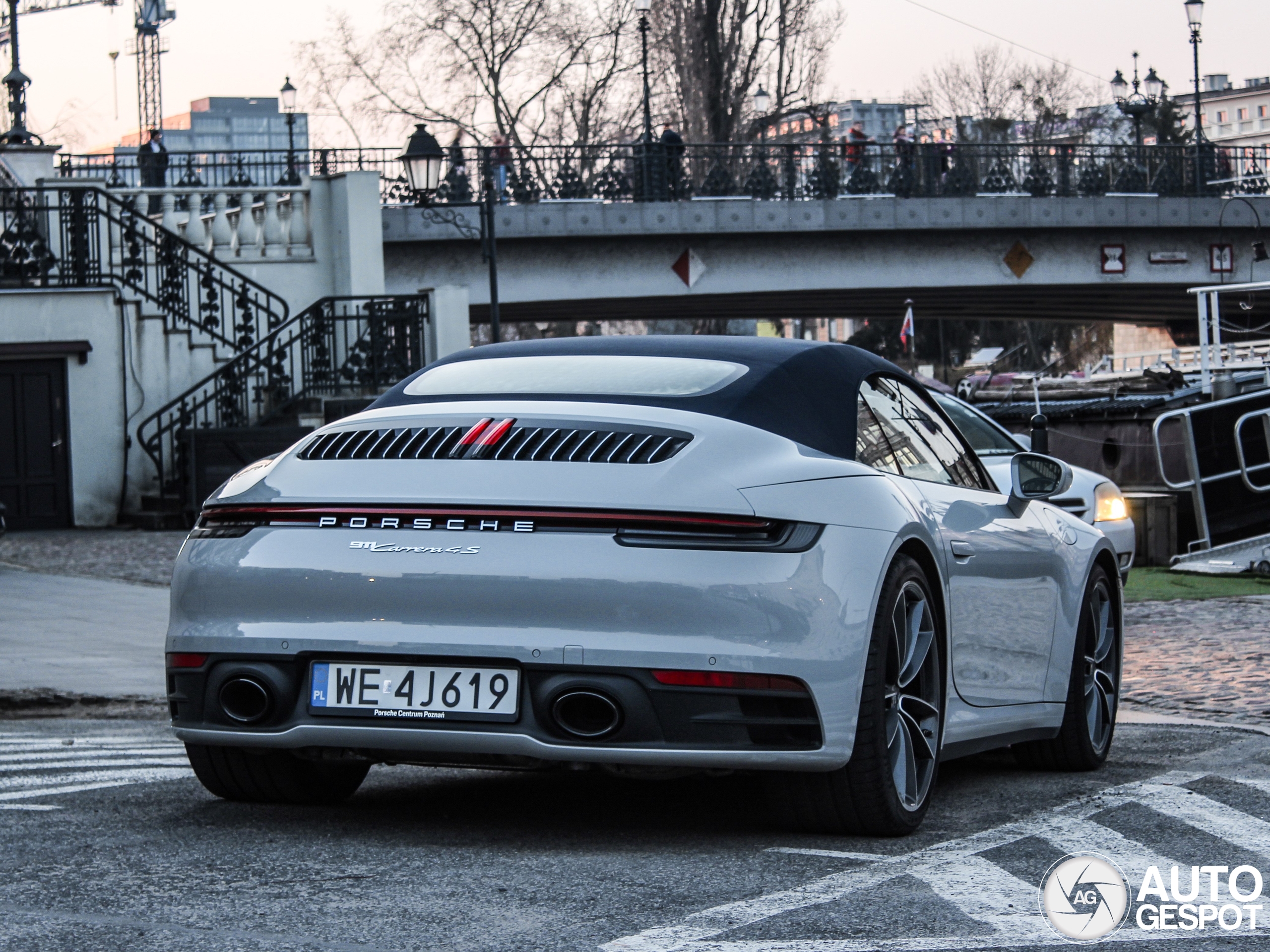 Porsche 992 Carrera 4S Cabriolet