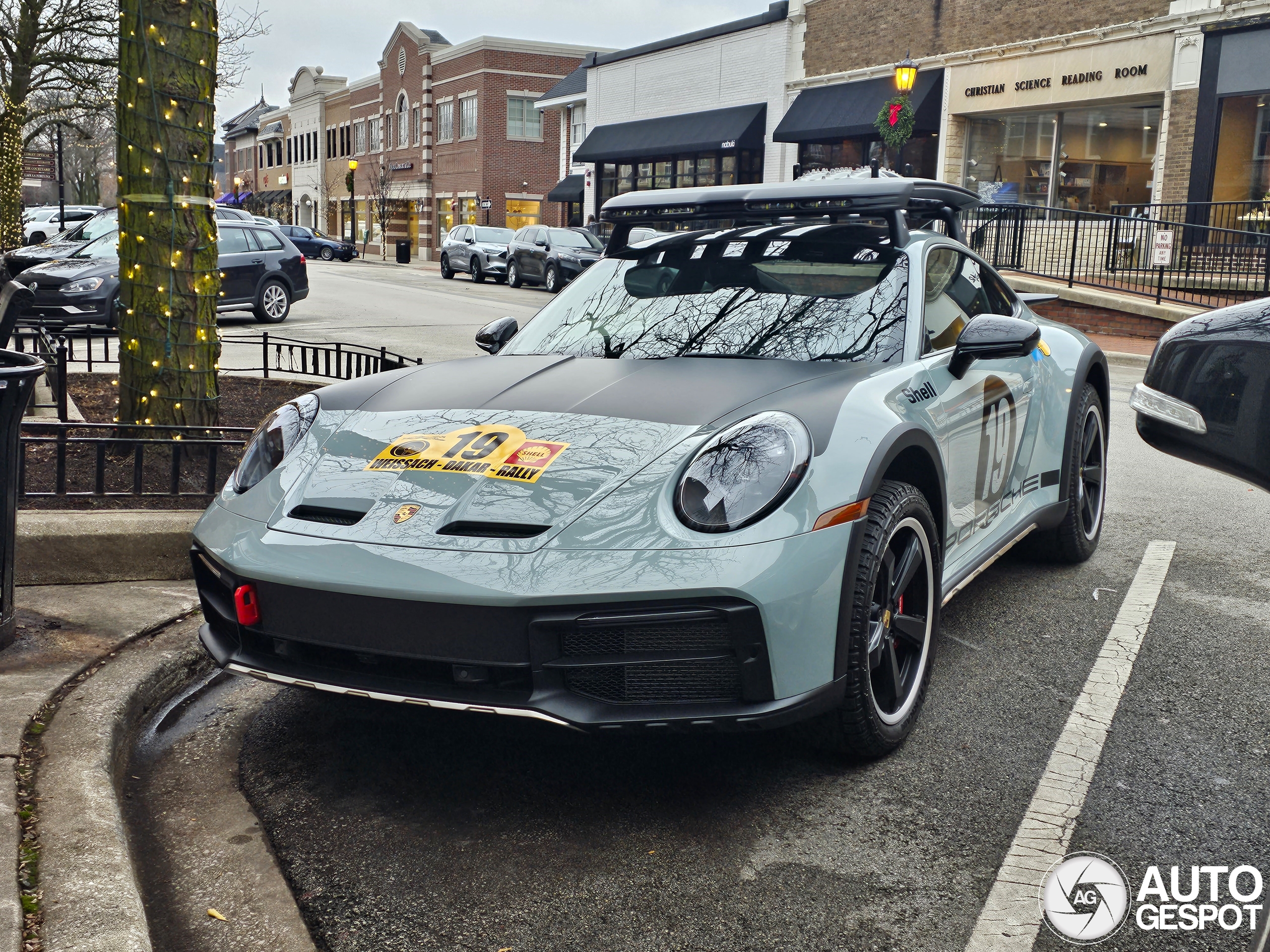 Porsche 992 Dakar