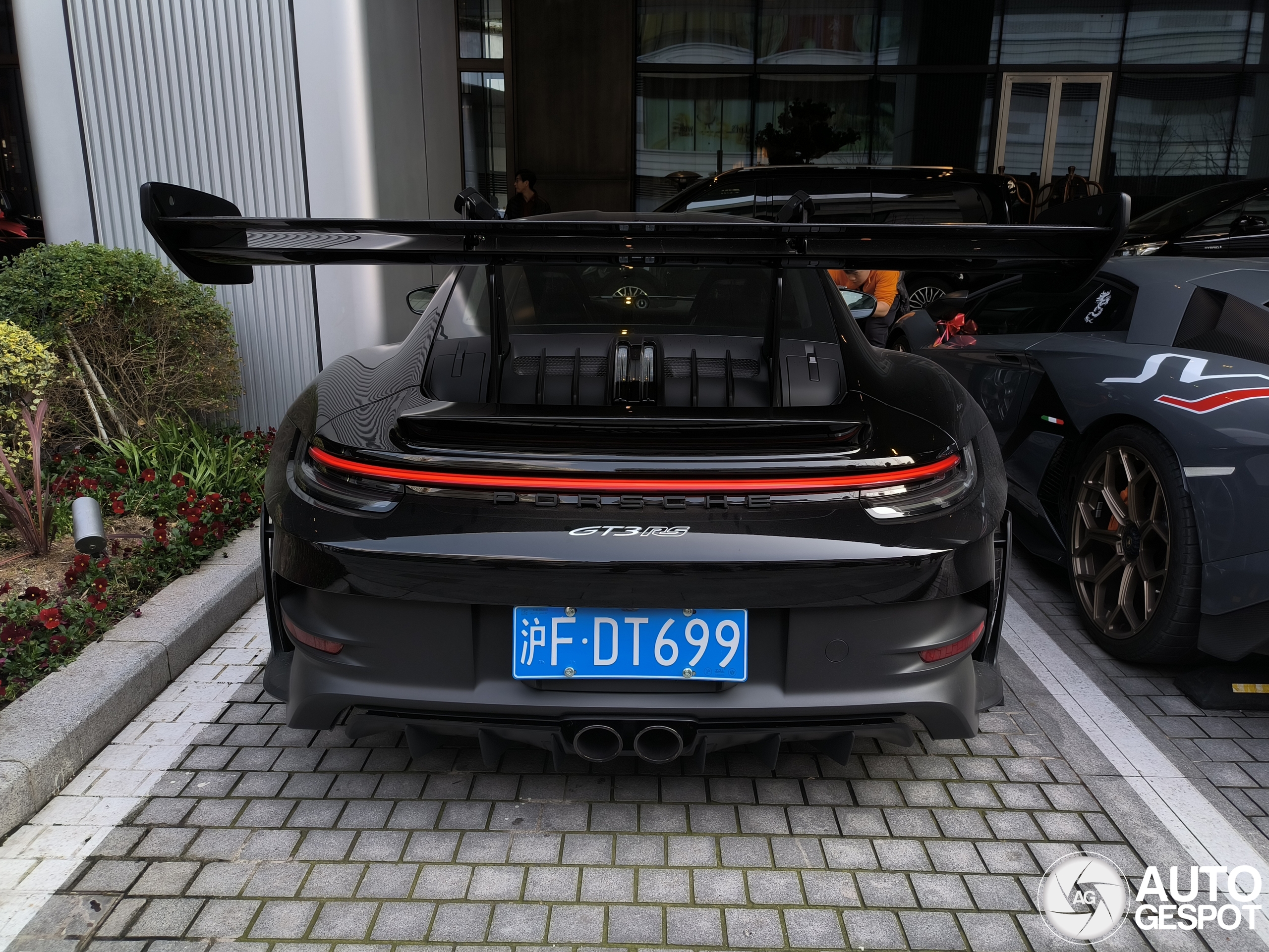 Porsche 992 GT3 RS Weissach Package