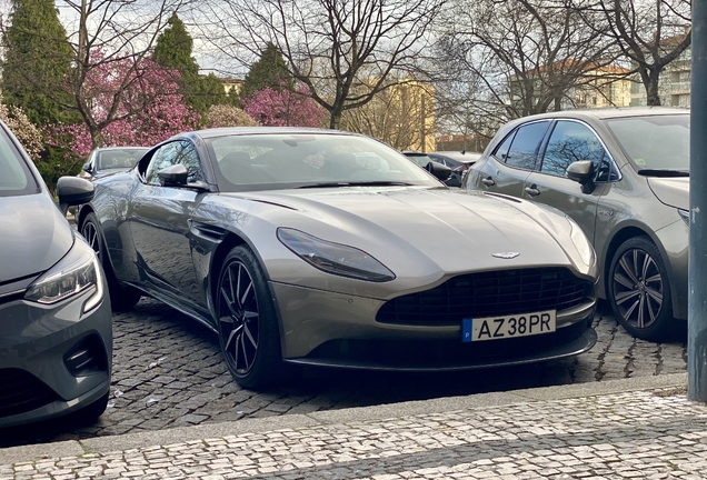 Aston Martin DB11 V8