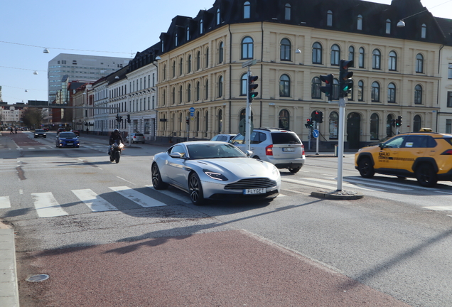 Aston Martin DB11 V8