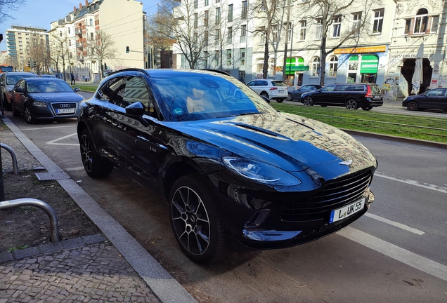 Aston Martin DBX