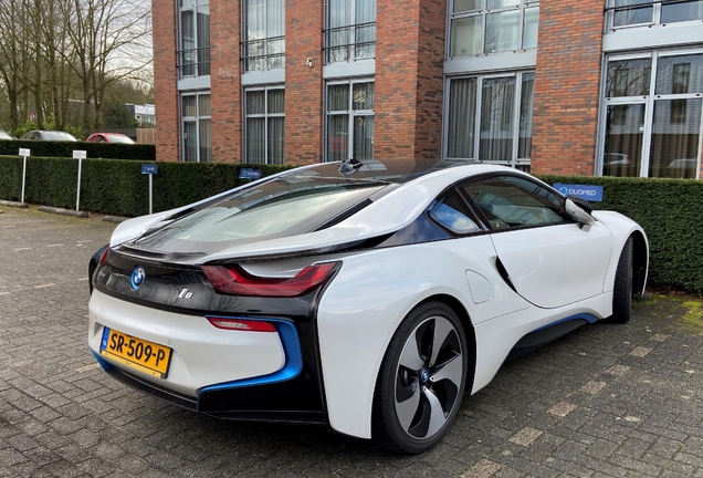 BMW i8