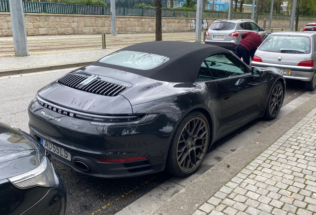 Porsche 992 Carrera 4S Cabriolet