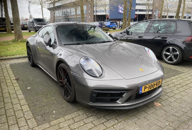 Porsche 992 Carrera 4 GTS