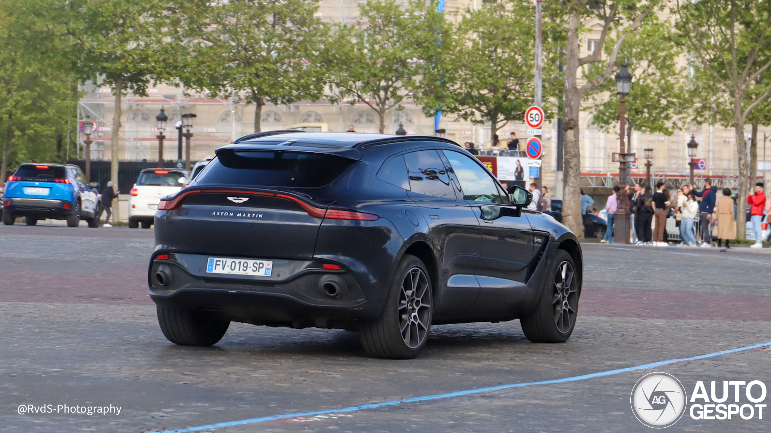 Aston Martin DBX