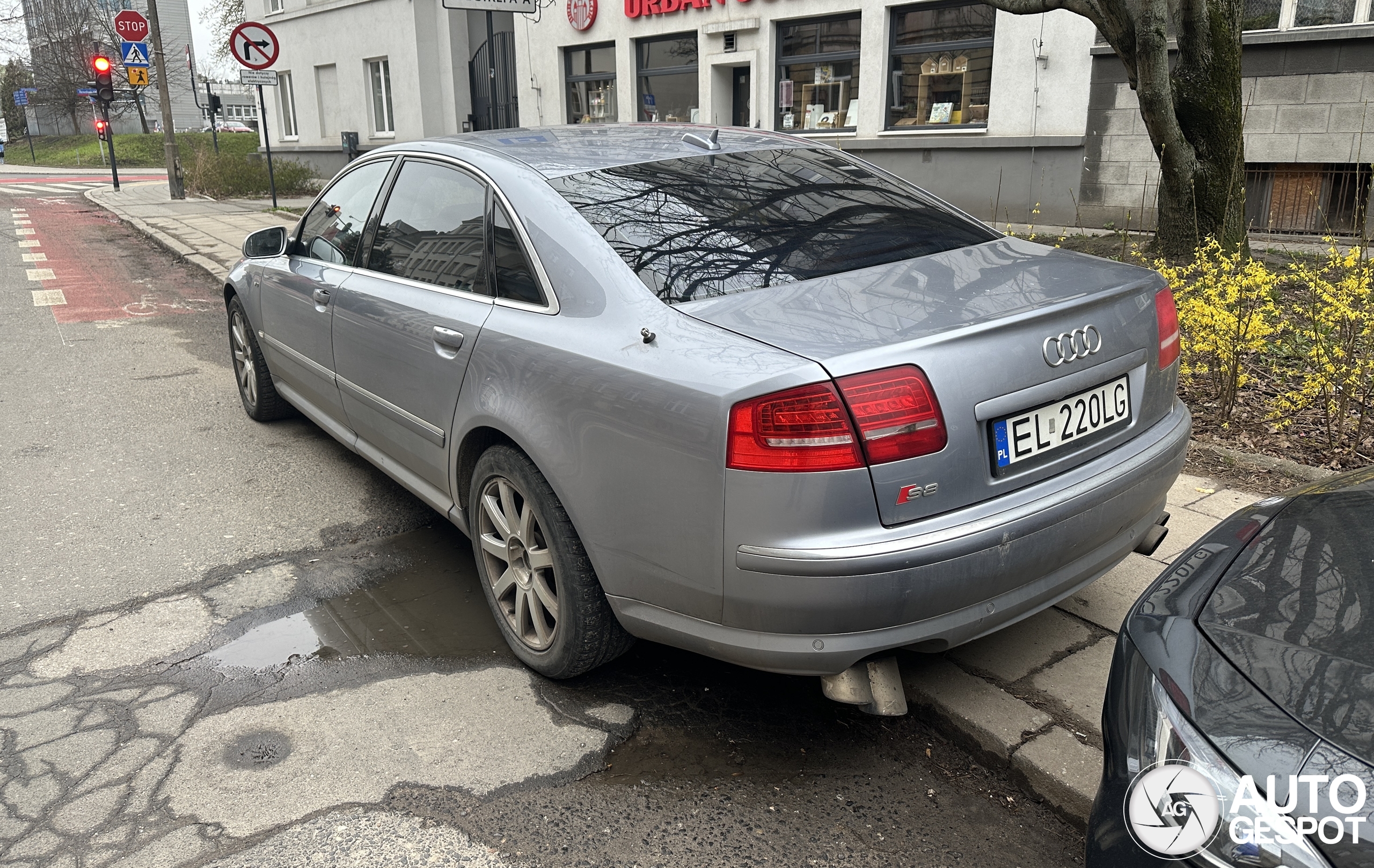 Audi S8 D3