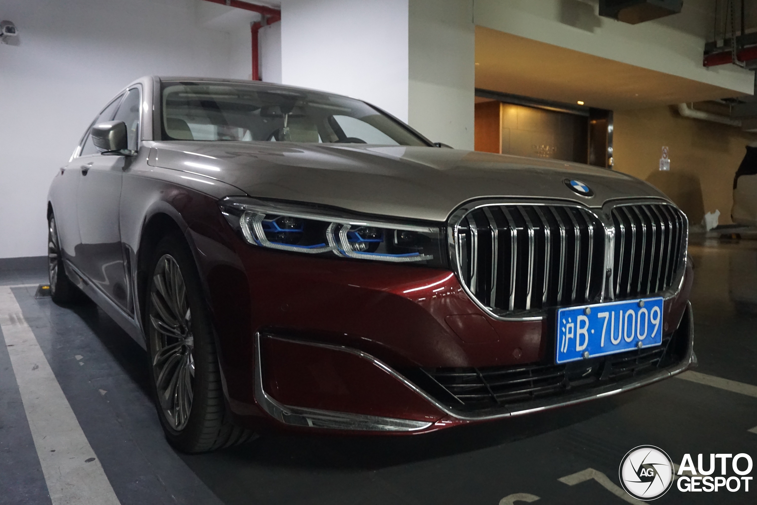 BMW M760Li xDrive 2019 Shining Shadow Special Edition