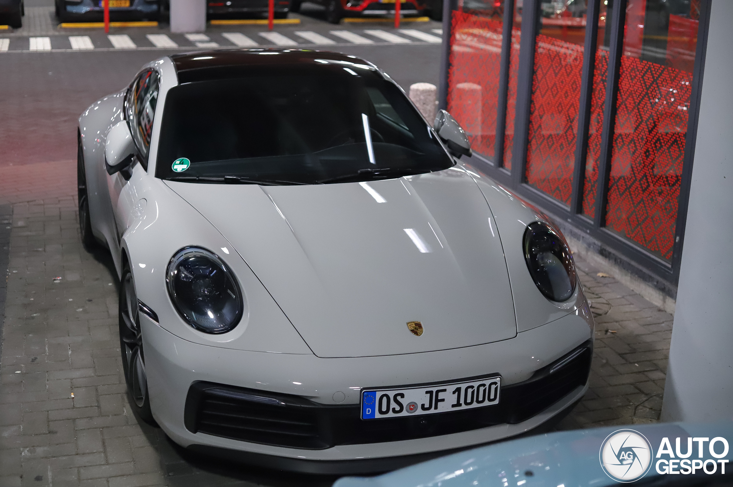 Porsche 992 Carrera 4S