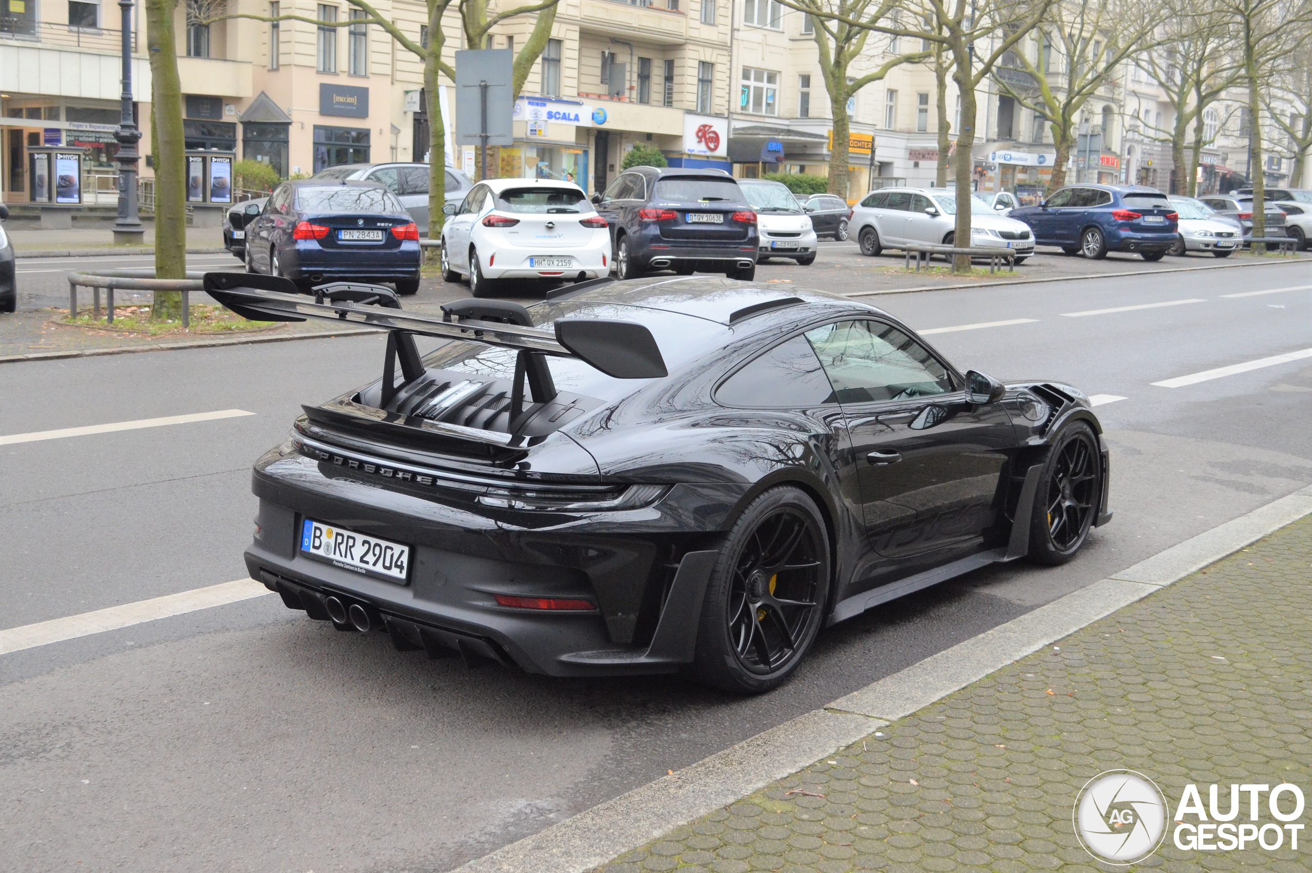 Porsche 992 GT3 RS Weissach Package