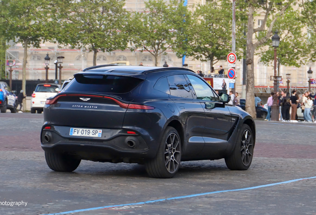 Aston Martin DBX