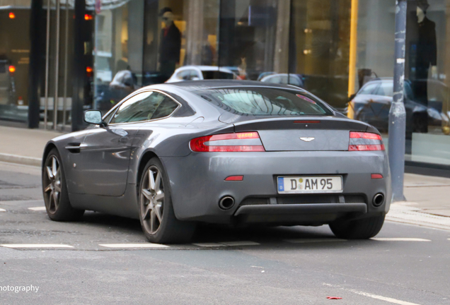 Aston Martin V8 Vantage