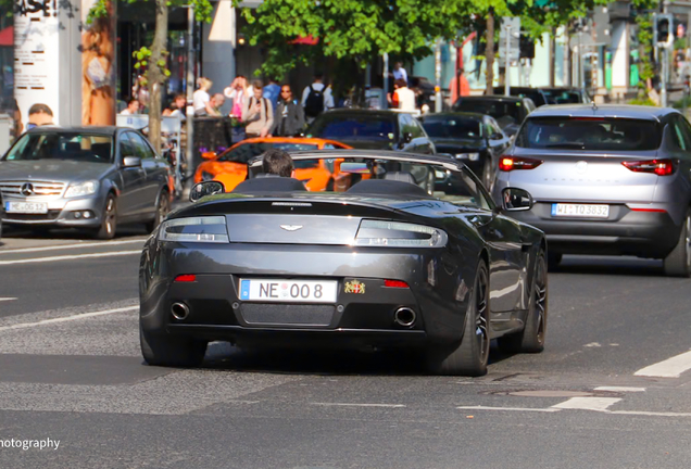 Aston Martin V8 Vantage Roadster 2012