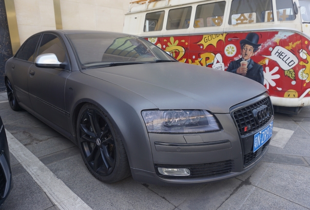 Audi S8 D3