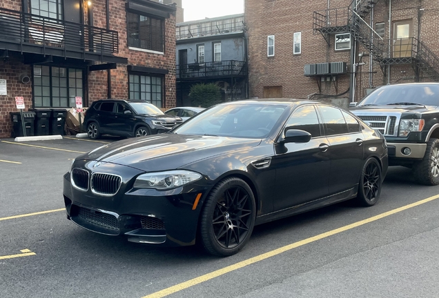 BMW M5 F10 2011