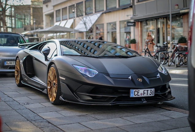 Lamborghini Aventador LP770-4 SVJ