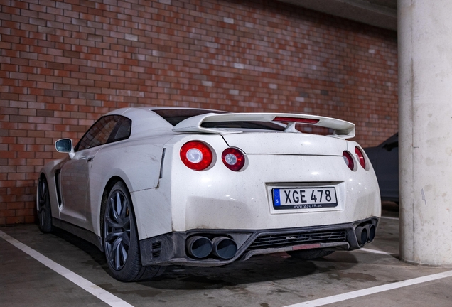 Nissan GT-R 2011