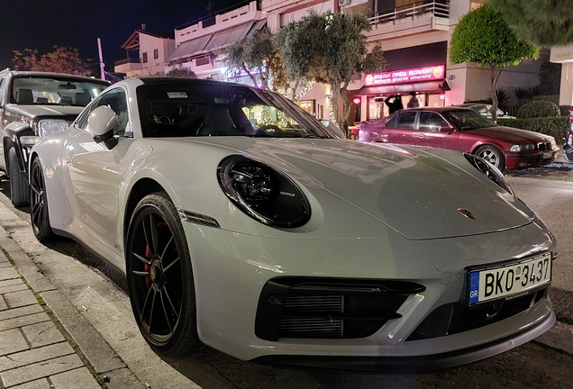 Porsche 992 Carrera 4 GTS