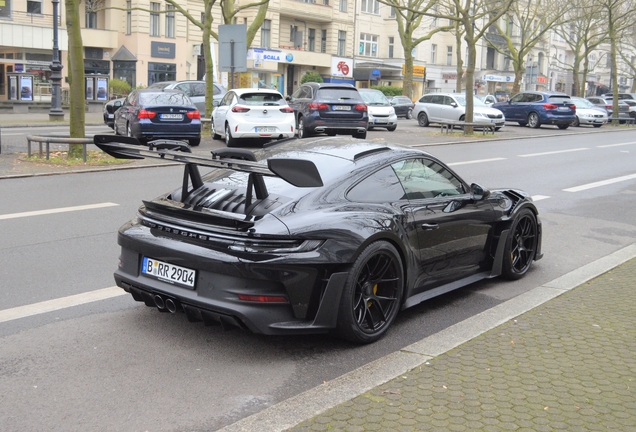 Porsche 992 GT3 RS Weissach Package