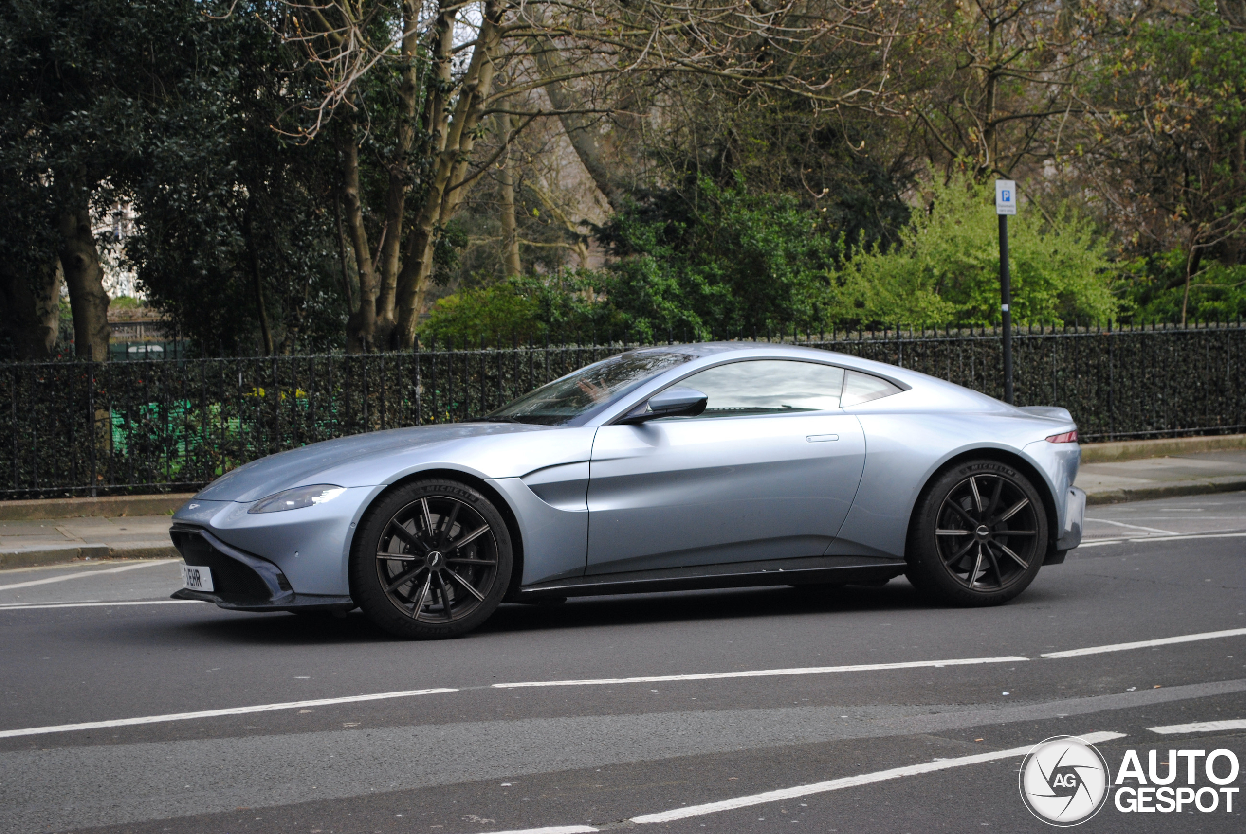 Aston Martin V8 Vantage 2018