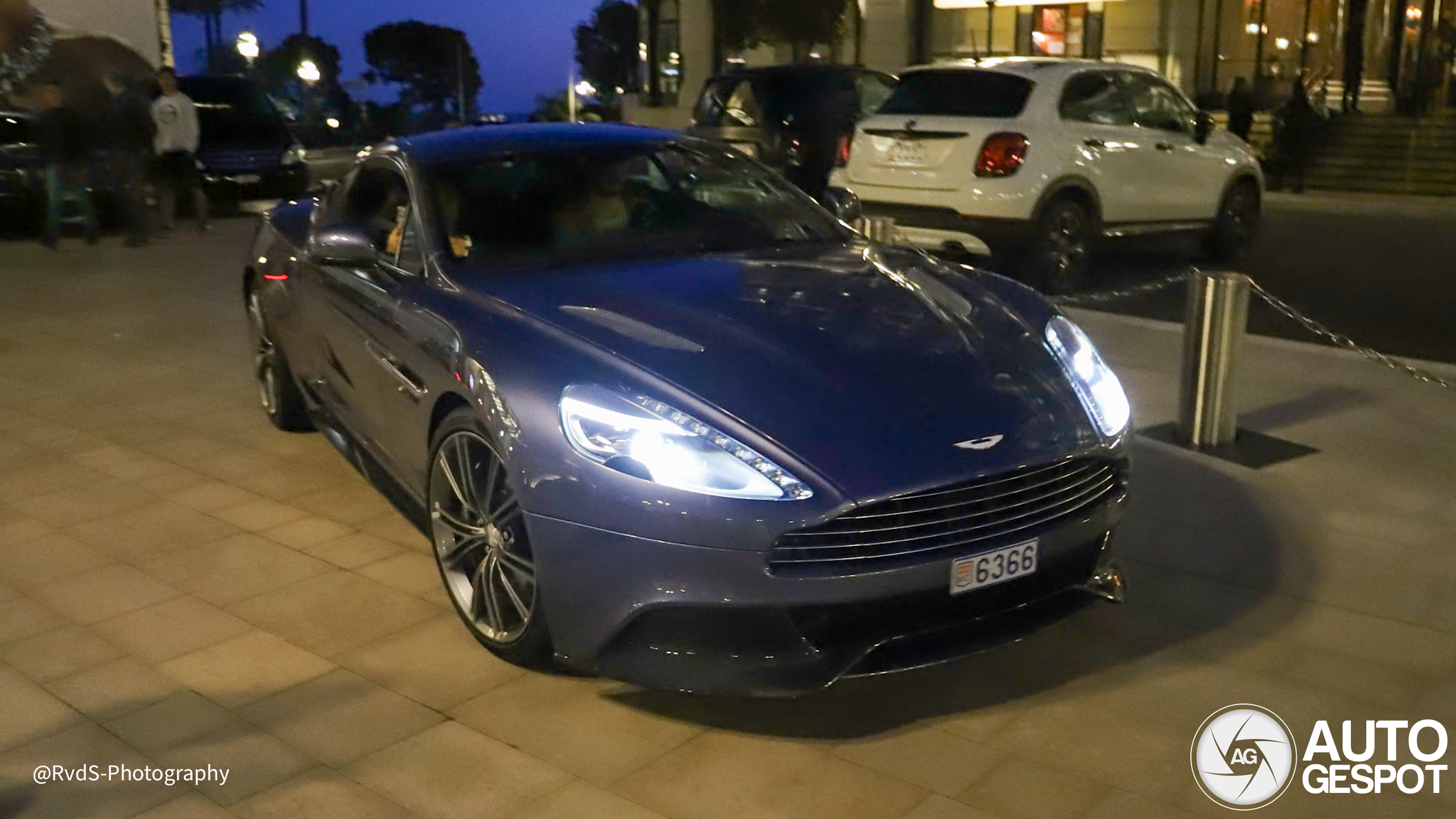 Aston Martin Vanquish 2013