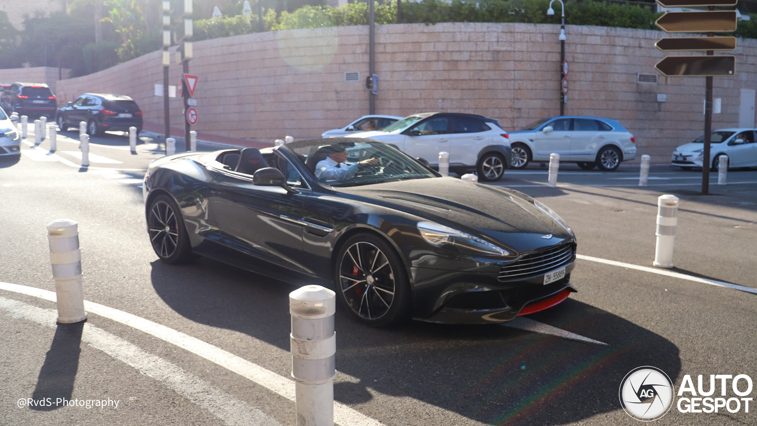 Aston Martin Vanquish Volante