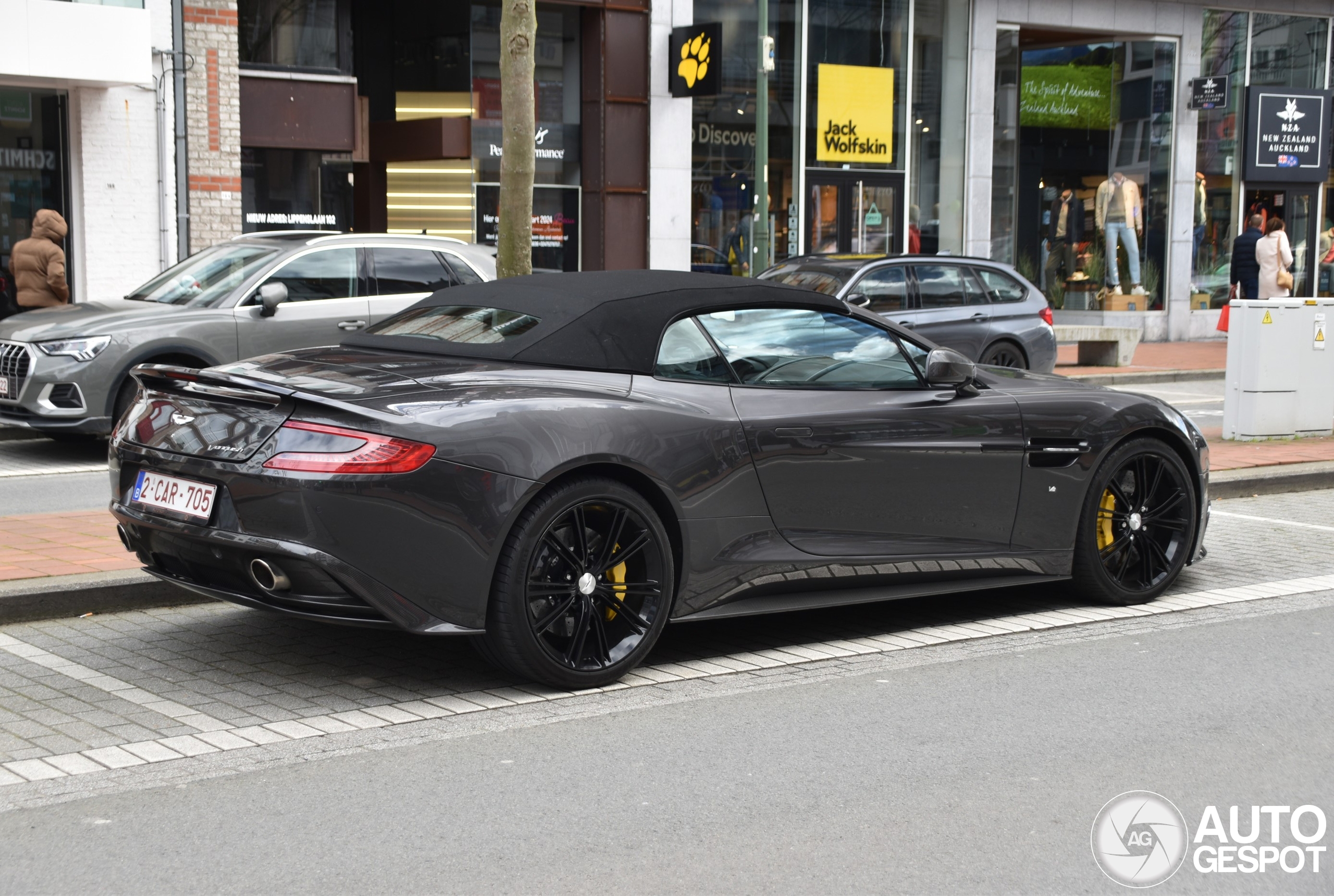 Aston Martin Vanquish Volante