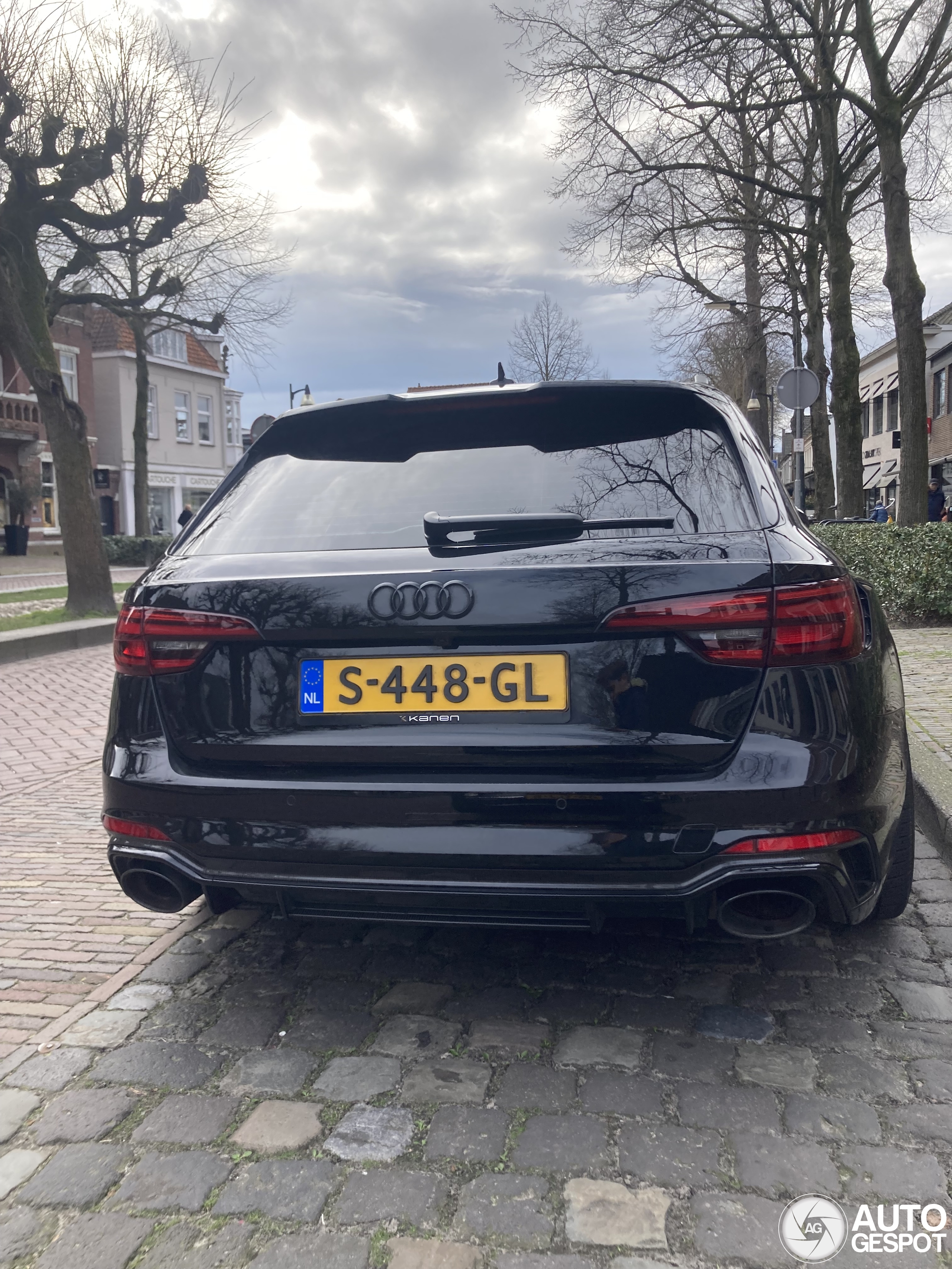 Audi RS4 Avant B9