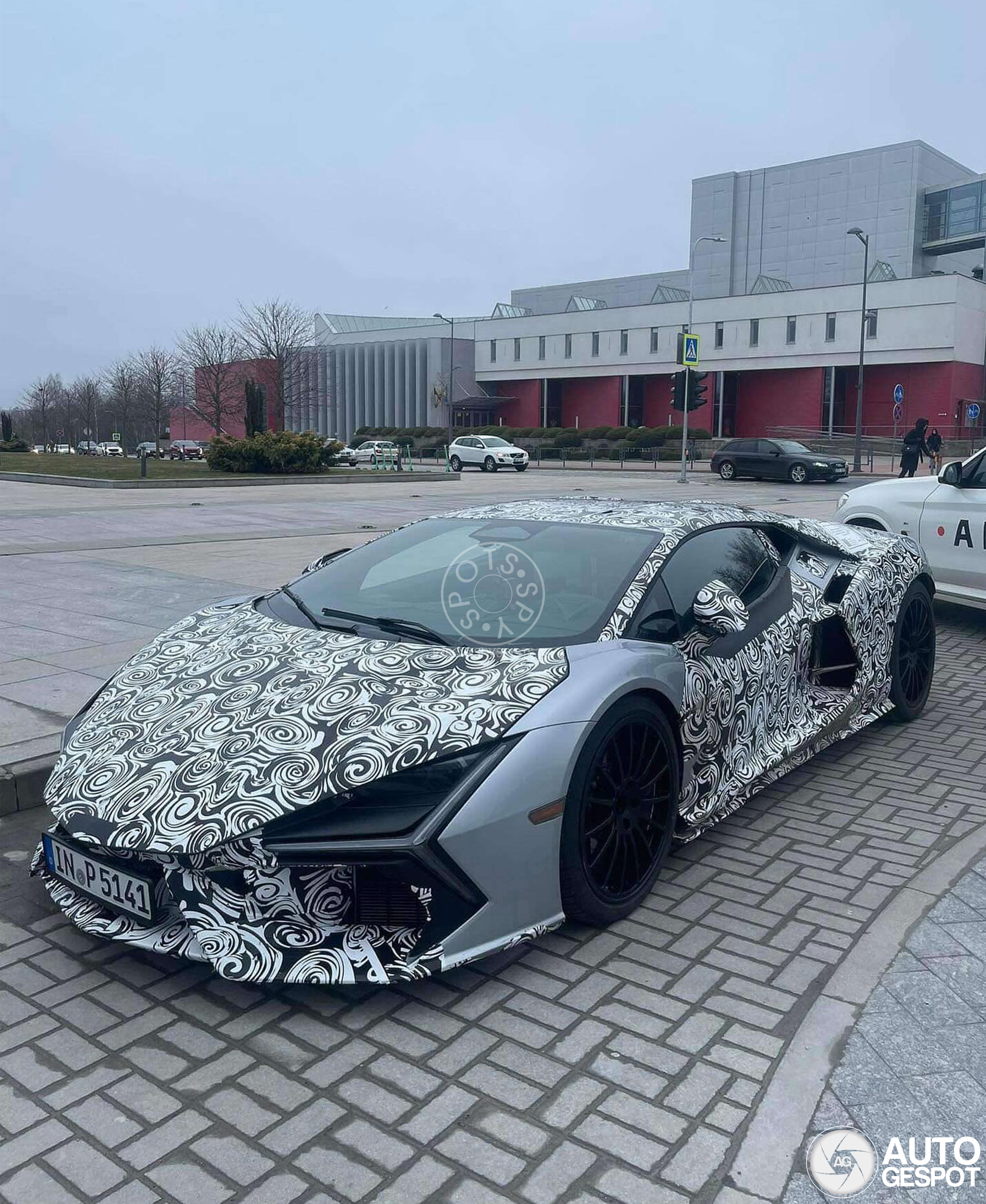 Lamborghini Revuelto