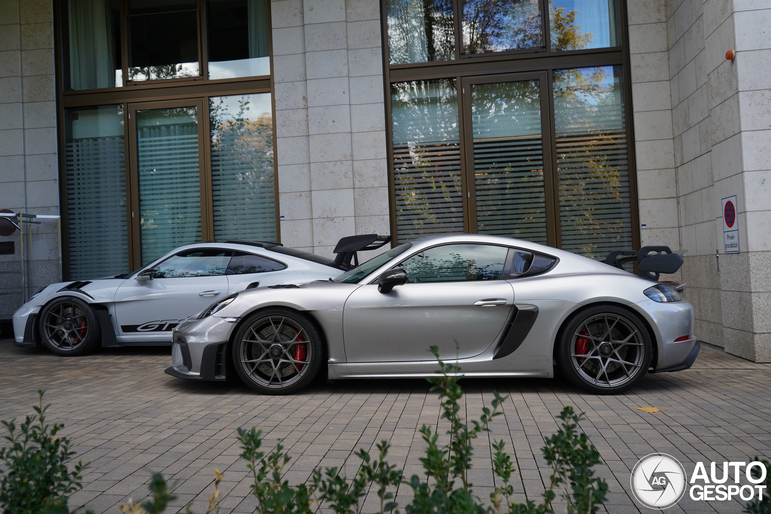 Porsche 718 Cayman GT4 RS Weissach Package