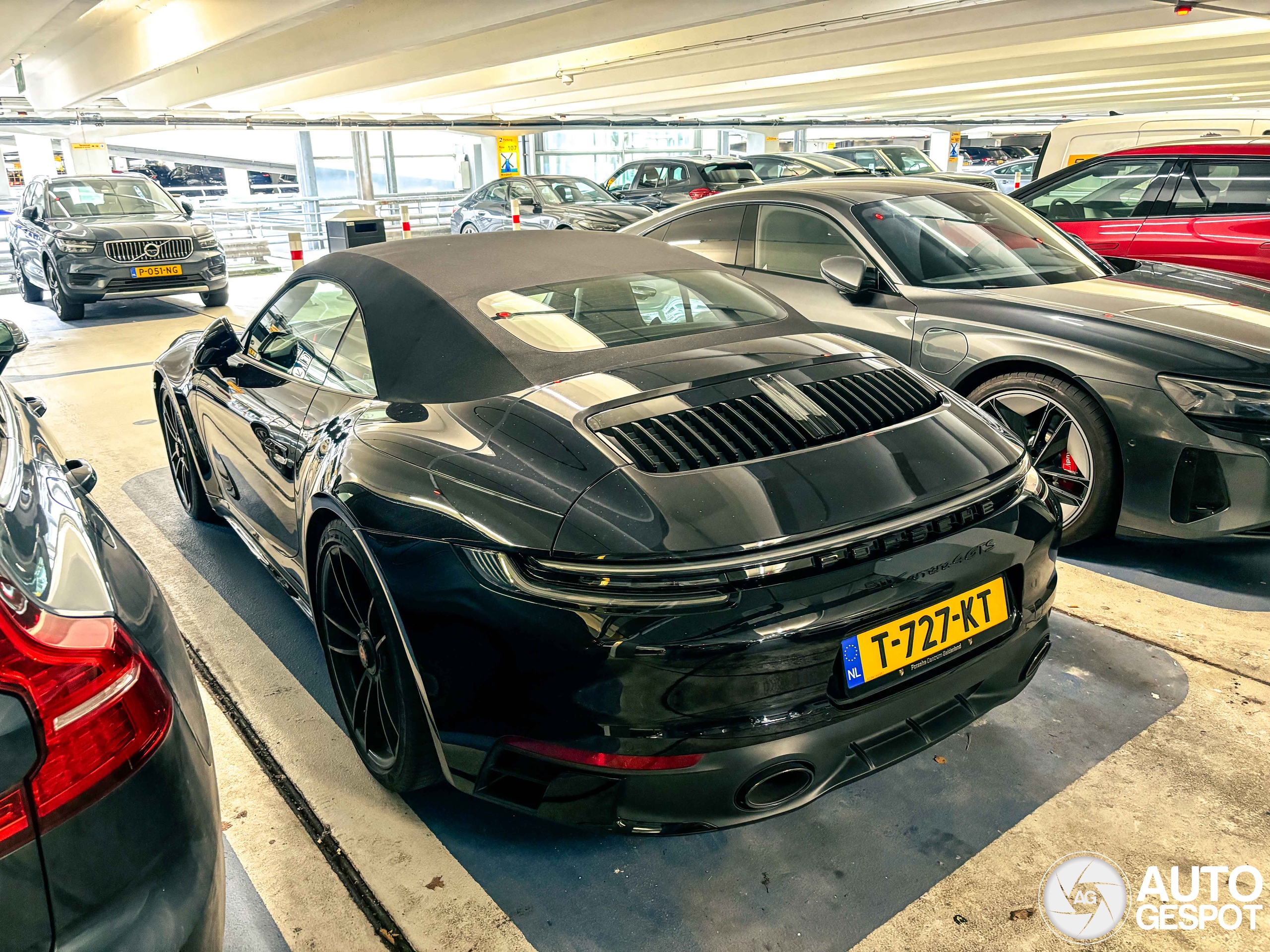 Porsche 992 Carrera 4 GTS Cabriolet