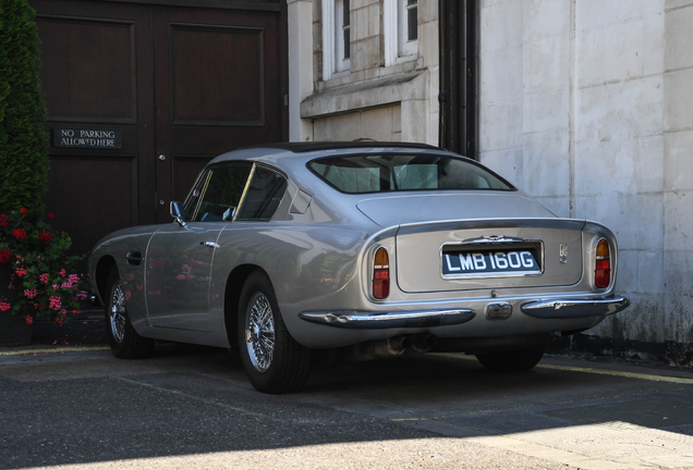 Aston Martin DB6 Superleggera