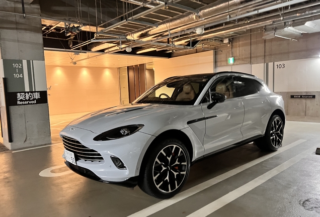 Aston Martin DBX