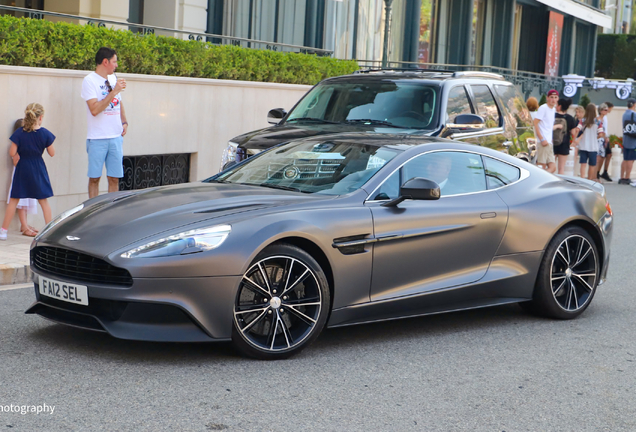 Aston Martin Vanquish 2013