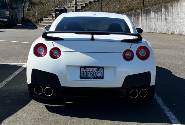 Nissan GT-R 2011