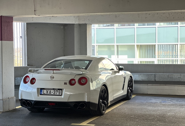 Nissan GT-R