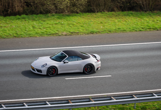 Porsche 992 Carrera 4S Cabriolet