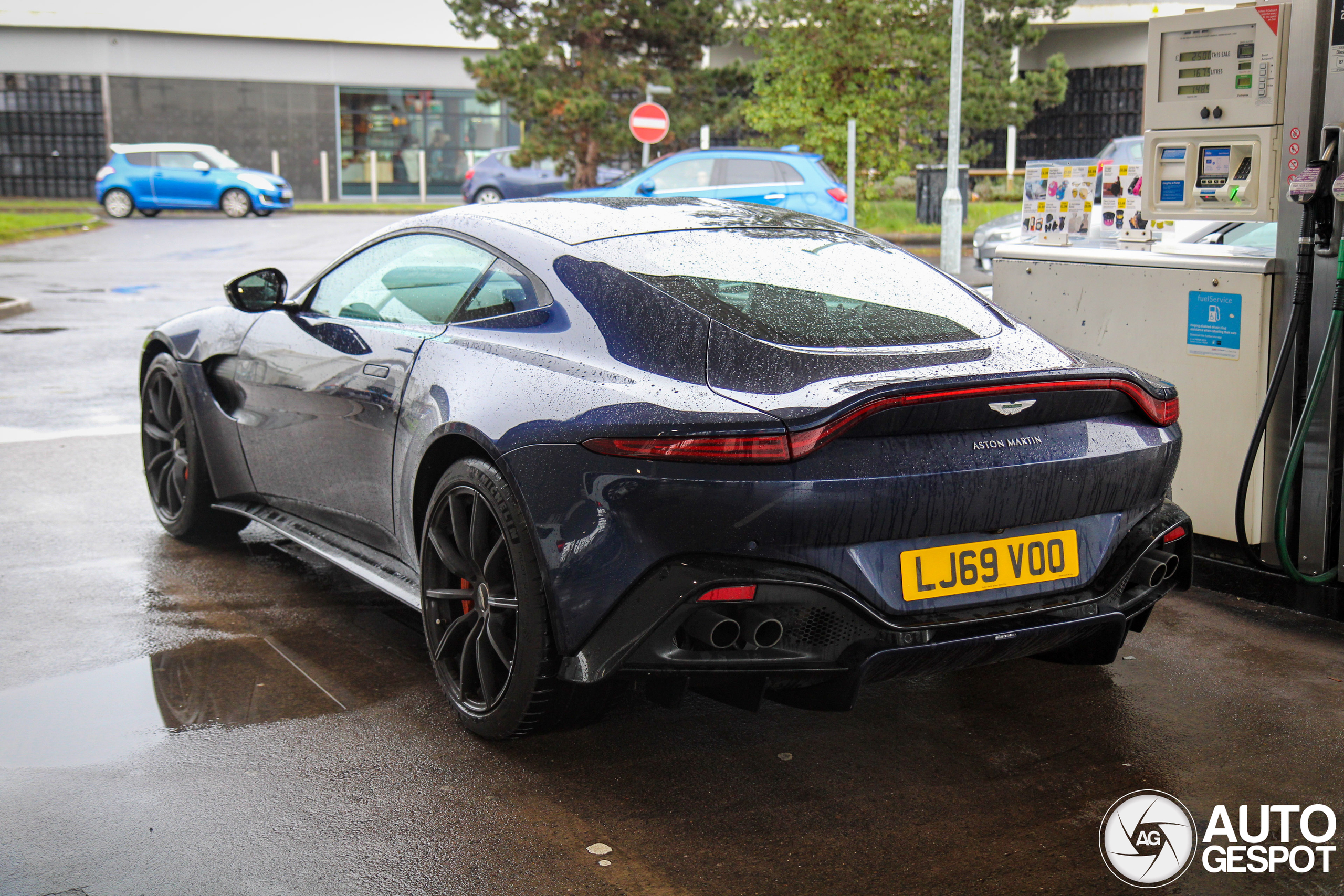 Aston Martin V8 Vantage 2018