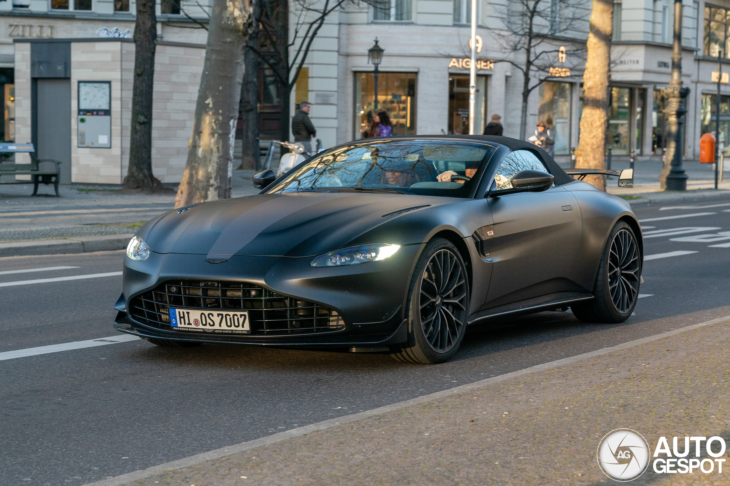 Aston Martin V8 Vantage Formula 1 Edition Roadster